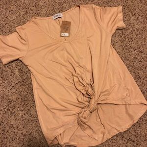 Accent Beige Tie-Tee